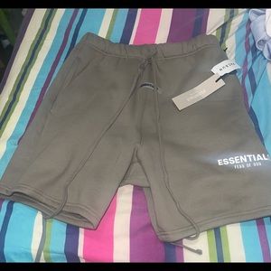 BRAND NEW XS Essential OLIVE SHORTS (RUN BIG)